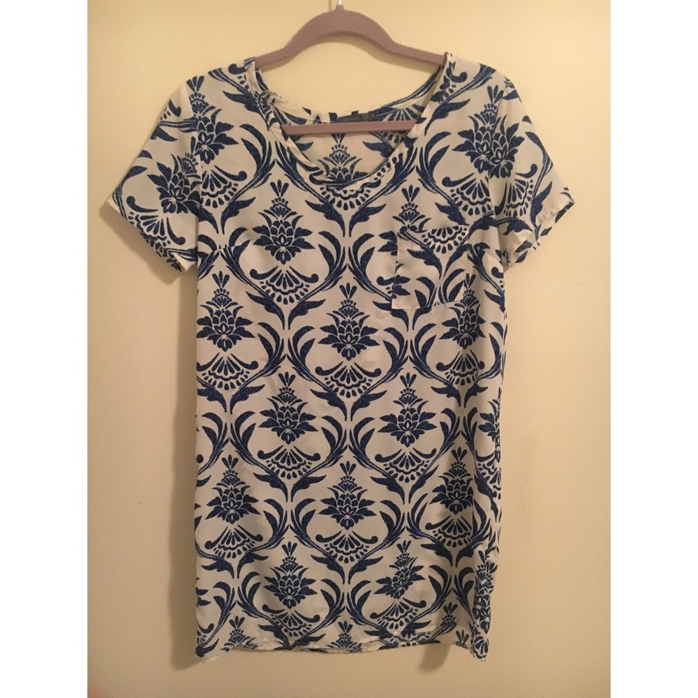 Cute shift dress!